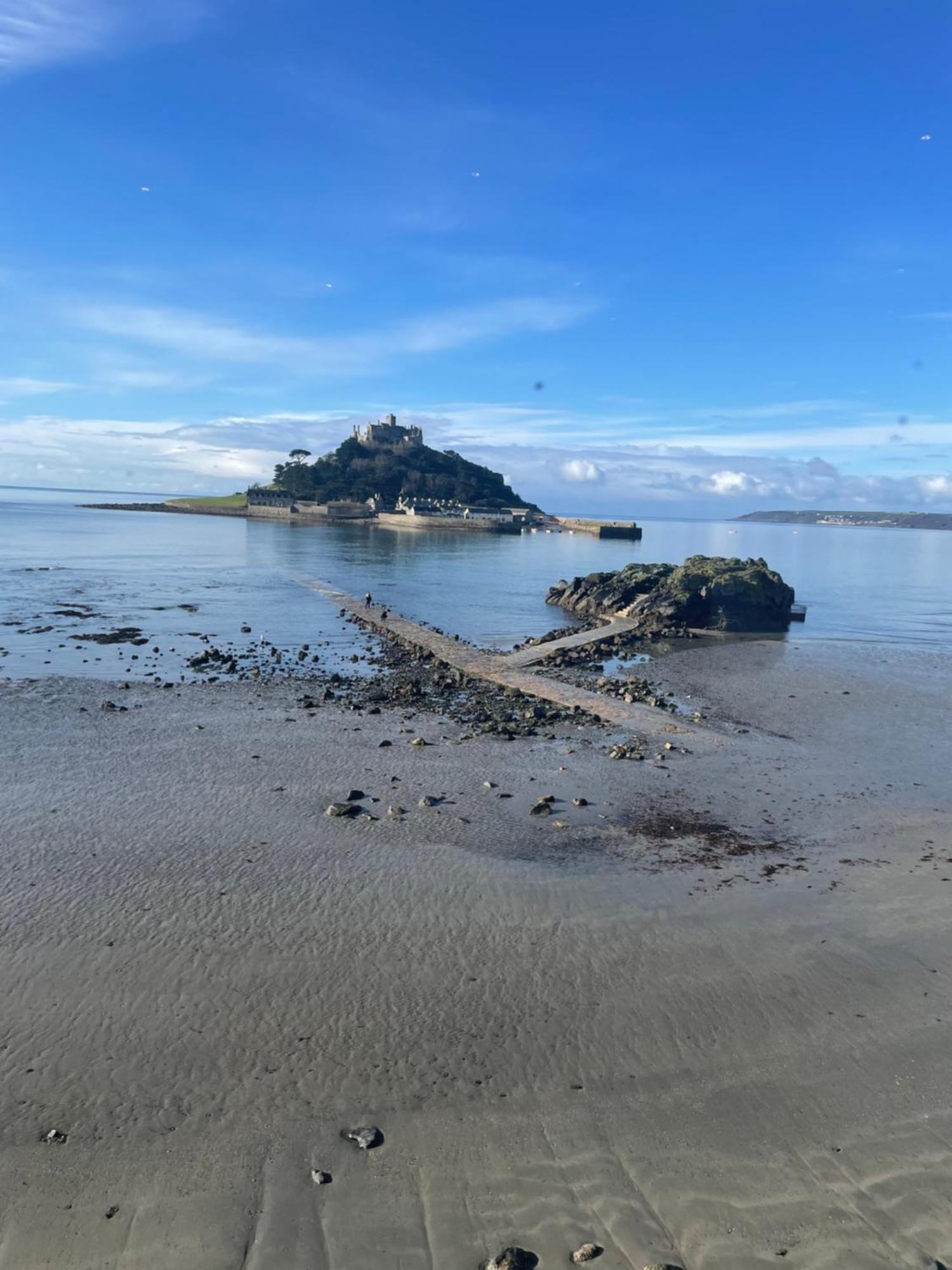 1-Bed Luxury Seafront Cabin In Heart Of Newlyn, Mousehole Екстериор снимка
